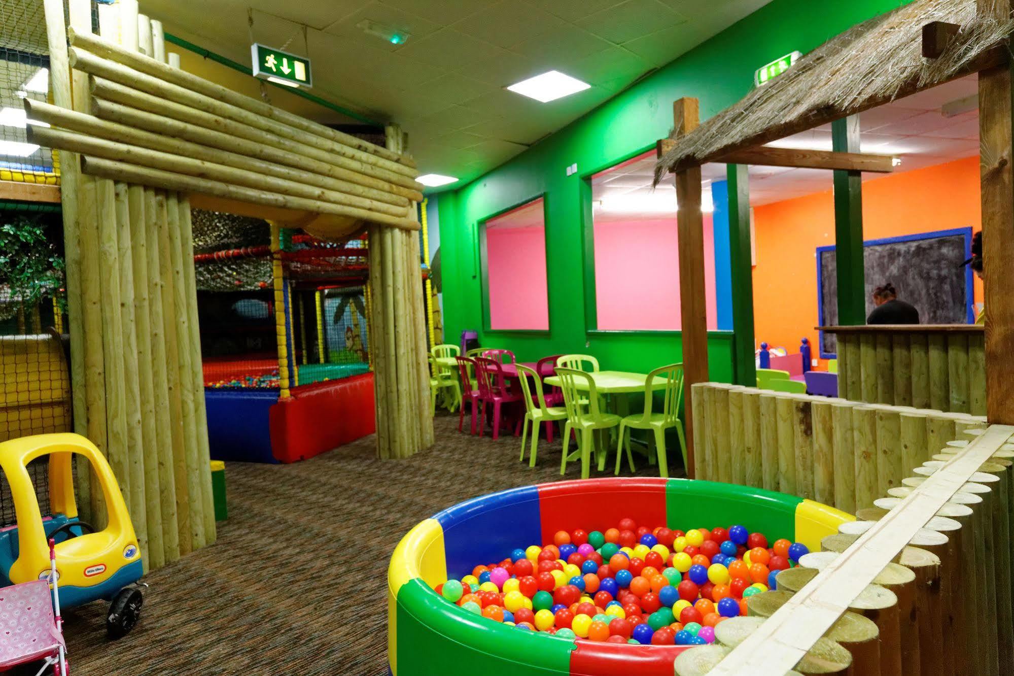 Pontins-Southport Holiday Park Exterior foto